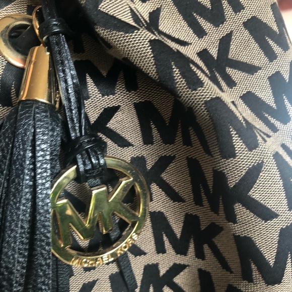 Michael Kors Purse - Picture 4 of 9
